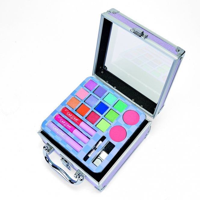 Chit Chat Mini TraincaseBeauty Case, 12 x 1g Eyeshadow, 2 x 2.5g Blusher, 2 x 3.5ml Lip Gloss, 3.5ml Mascara, Blusher Brush, Eyeshadow Applicator