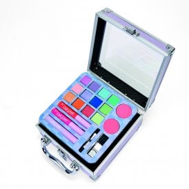 Chit Chat Mini TraincaseBeauty Case, 12 x 1g Eyeshadow, 2 x 2.5g Blusher, 2 x 3.5ml Lip Gloss, 3.5ml Mascara, Blusher Brush, Eyeshadow Applicator