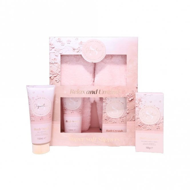 Kind Slipper Gift SetA Pair Of Slippers, 150ml Body Wash, 100g Bath Crystals