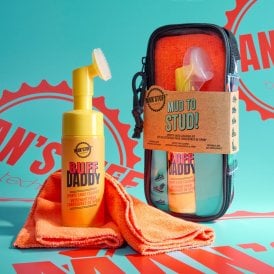 Man'Stuff Mud To Stud Gift SetReusable Bag, 150ml Sports Shoe Cleaner, Microfibre Cloth
